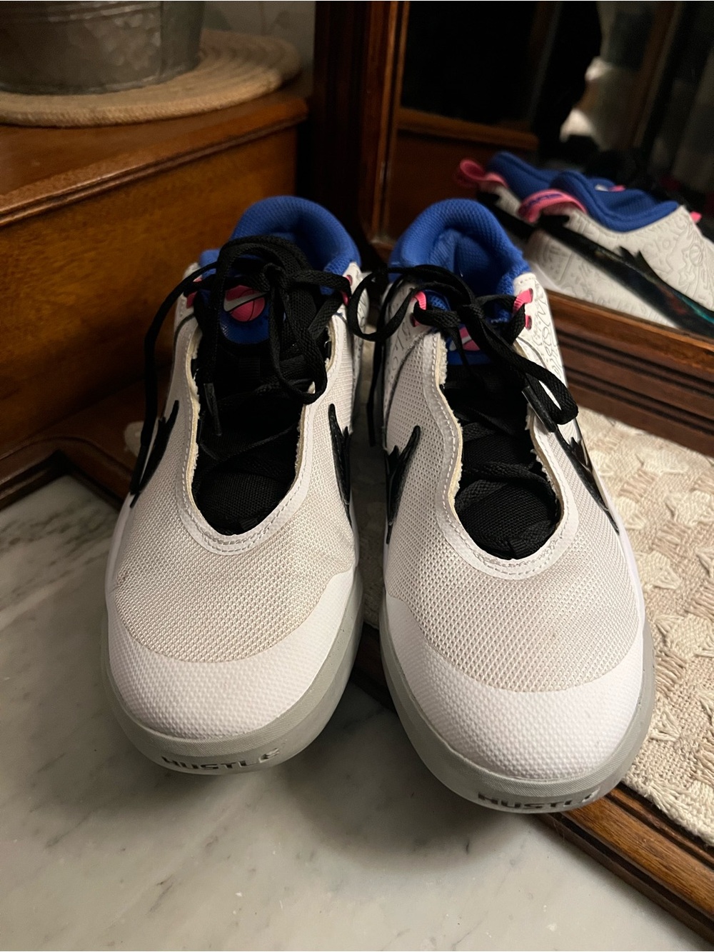 NIKE Team Hustle D10 SE Space Jam Basketball Sneakers White Blue Pink Girl's 5.5 - Picture 2 of 10